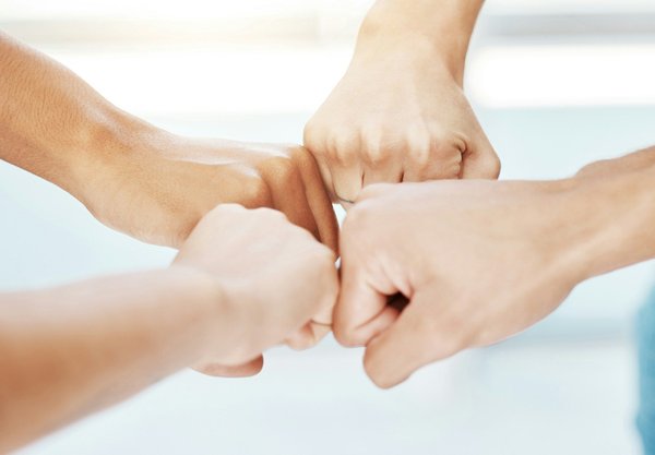 Wie kann man ein Sozialunternehmen zur Unterstützung von Obdachlosen gründen?